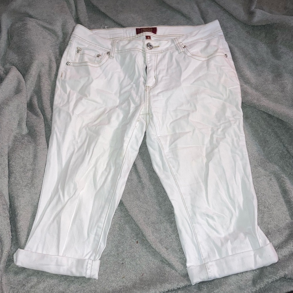 One 5 One, White cropped jeans, bedazzled back pockets, White size 6